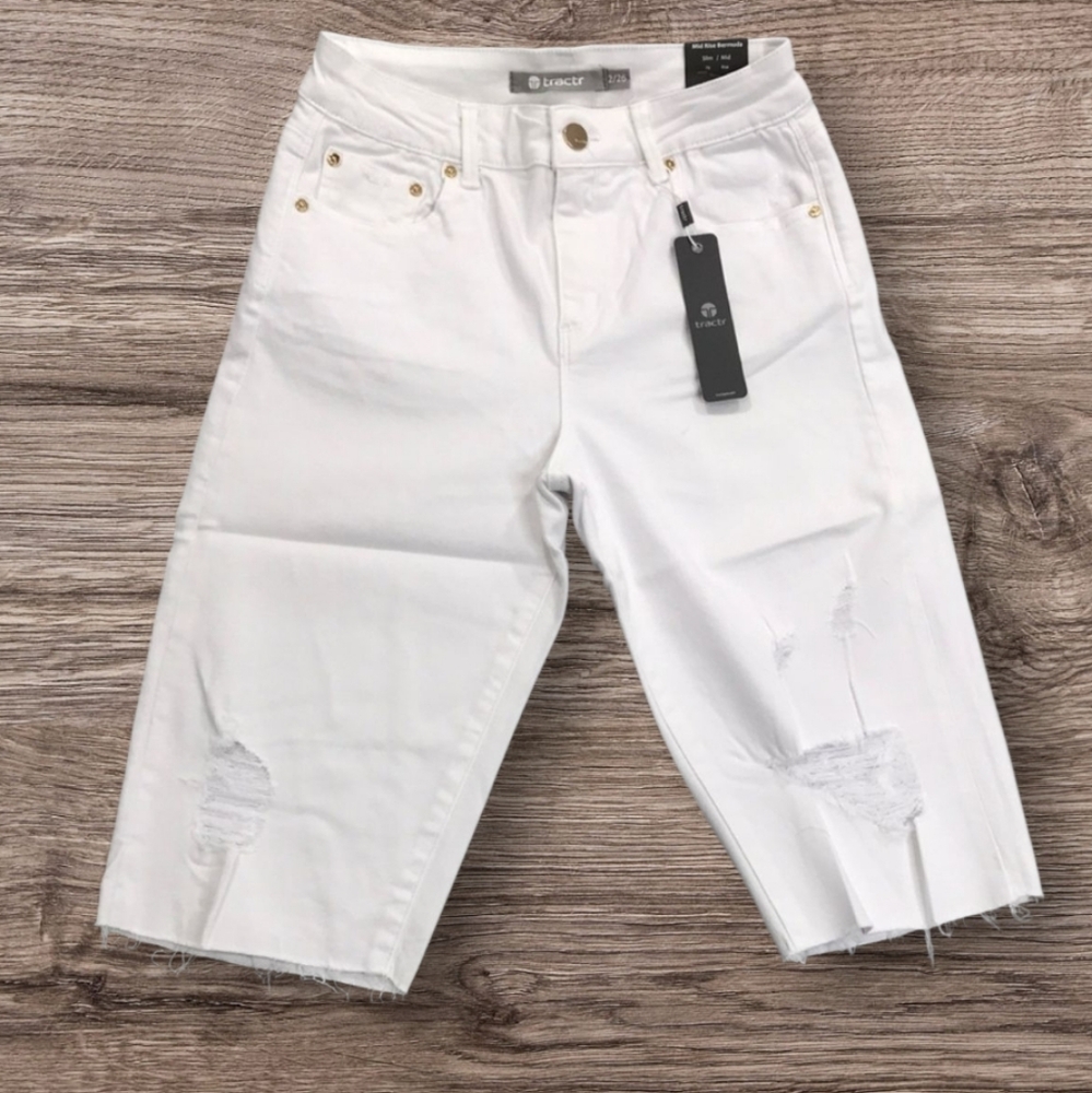NWT Tractr Mid Rise Distressed Long Shorts Size 26 2 White Denim